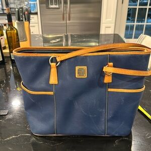 Vintage Dooney and Bourke shoulder bag
